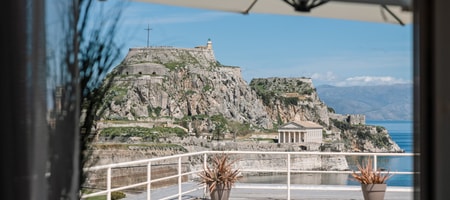Old Fortress View Roof Top Apartment