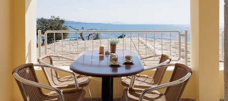 Salt & Sun - TwoBedroom Seaview Apartment