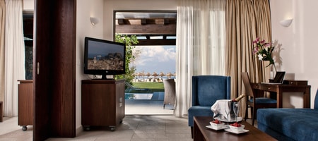 ExecutiOne (1) Bedroom Suite Sea Front with Private Pool- Bungalow