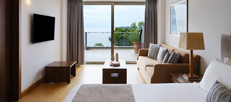 Deluxe One (1) Bedroom Suite Sea View-Main Building