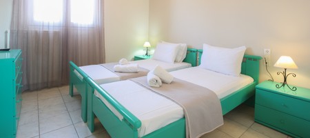Villa 4 bedrooms with side sea view