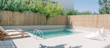 Deluxe Pool house in the village