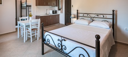 Family Double Room Apartment "Daphne"