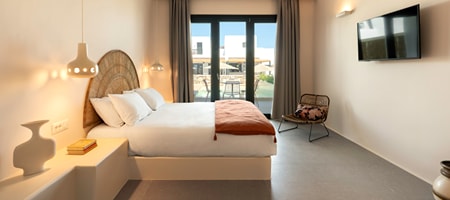 Koukoumi Suite with Veranda & Pool