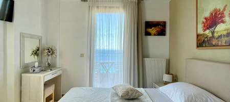 Villa with Sea View-Capacity 6