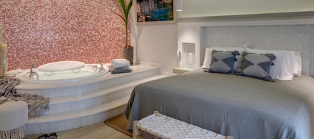 Kouros Art Sea View Suite