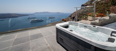 Deluxe Suite with Hot Tub