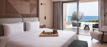 Royal Suite with Sea View and Private Pool (70 m²)