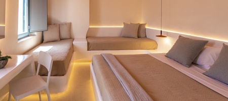 Novel Quadruple Room