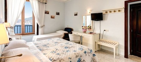 Double or Twin Room with Sea View