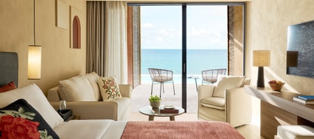 Junior Suite Sea View Swim Up