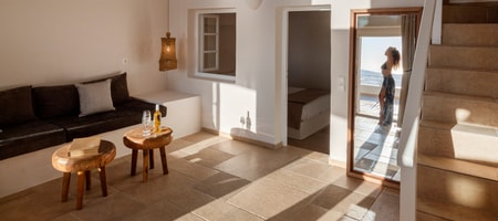 CALDERA PREMIUM SUITES WITH HOT TUB