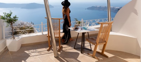 CALDERA HONEYMOON SUITES  WITH HOT TUB