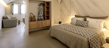 Superior Suite with Indoor Jetted Tub