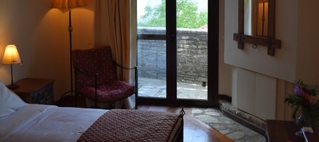 Double or Twin Room with Mountain View