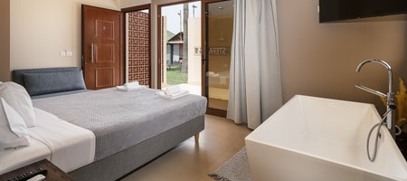 Junior Suite with Sea View and Open-Plan Bathroom