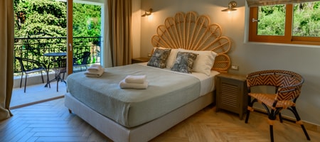 Deluxe suite with Partial Sea view