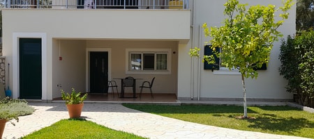 Apartment with Garden View
