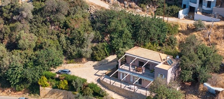 2 Houses with 5 Bedrooms
