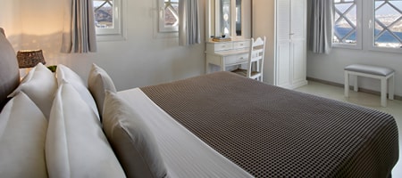 Eclectic One Bedroom House Sea View