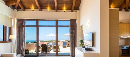 4 Bedroom House with Sea View and Private Pool