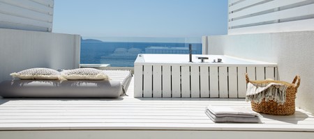 Beachfront Deluxe Junior Suite with Sea View - Outdoor Jacuzzi