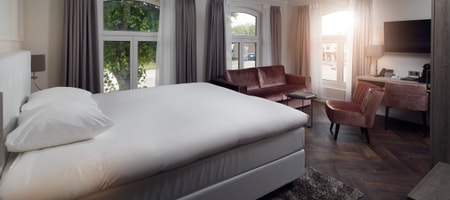 Luxury room with bath and balcony (30m2)