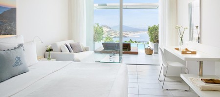 Deluxe Pool Front Sea View
