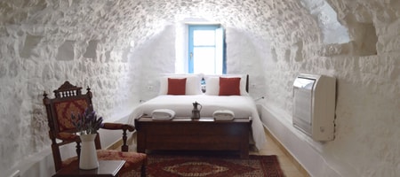 Kamares (Arches) Deluxe suite with veranda and garden view