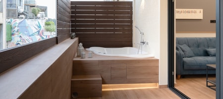 Apt in Monastiraki with hot-tub
