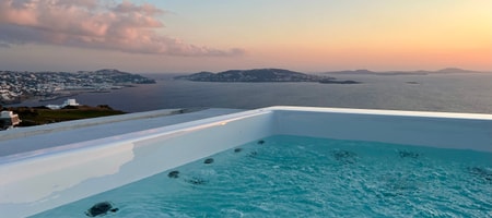 Τhe Lovers Seaview Suite with Outdoor Hot Tub