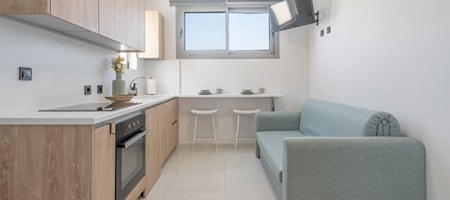 "Crabstone" Brand New Complex with Pool/Basement