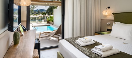 Deluxe Suite with Sea View and Private Pool