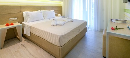 Deluxe Suite [104]