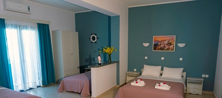 Studio Quadruple room garden view