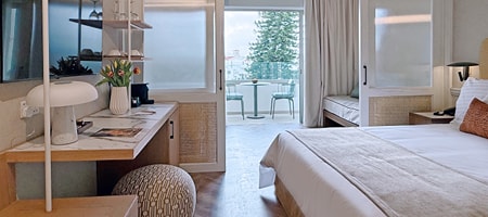 Superior Family with Sliding Doors