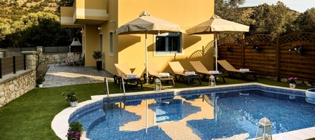Retro Villas - Deluxe Villa with Pool