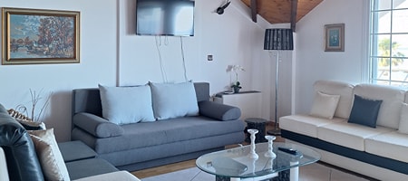 Suite in front of the sea