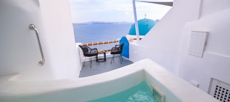 Grand Blue Dome Suite with Hot Tub and Caldera View