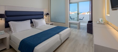 Superior Modern Style Room