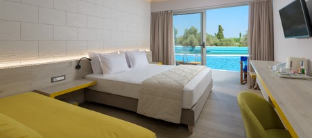 Exclusive Room Swim-Up