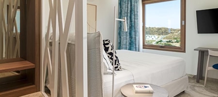 Junior Panorama Sea View Suite with Jetted Tub