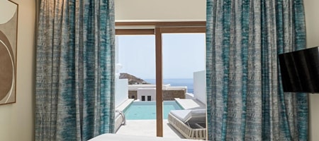 Junior Suite with Private Pool and Jetted Tub