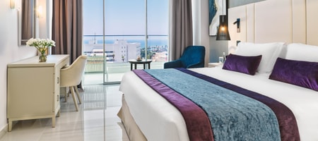 Deluxe Pool and Garden View Room