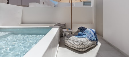 Cosy Room with Outdoor Heated Plunge Pool