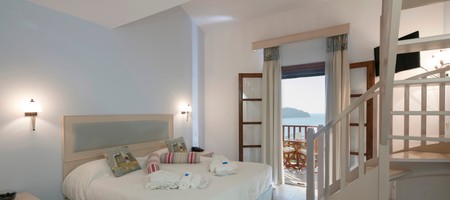 Junior Suite Family Room