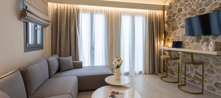 Maisonette with Private Pool & Sea View