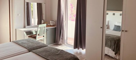 Triple Room with Balcony Garden View
