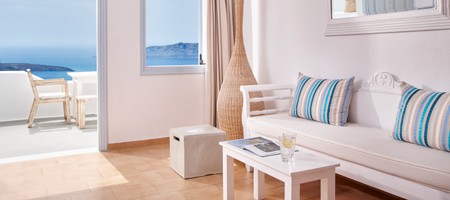 Junior Suite with Caldera View