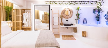 Queen Suite With Hot Tub